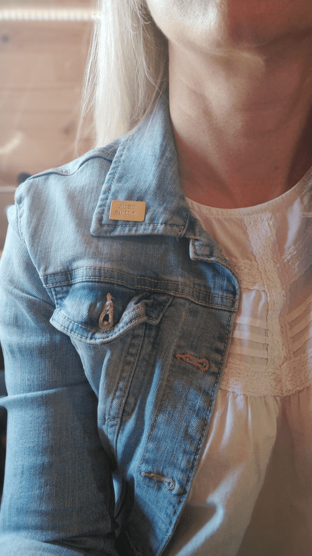 Pin's "Just smile"