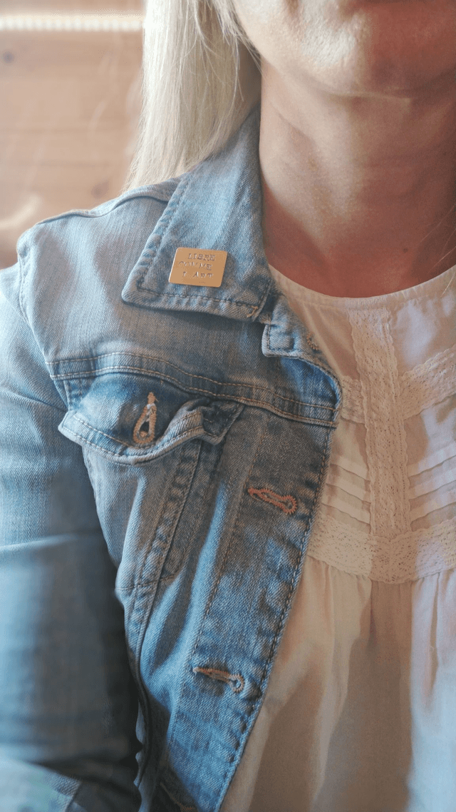 Pin's "Libre comme l'art"